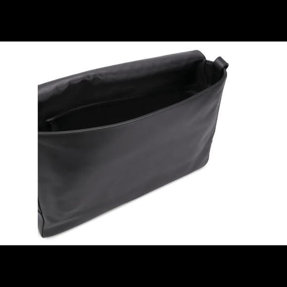 Bottega Veneta Mens Intrecciato Weave Messenger Bag - Picture 3 of 10